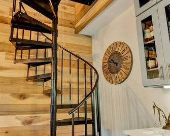 Whitetail Creek Lodge Close to Campus - Sewanee - Escaleras