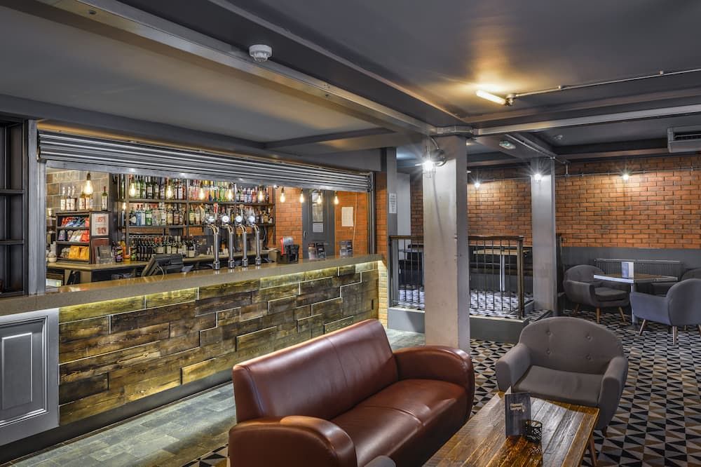 Holiday Inn Manchester - Oldham By IHG - Manchester - Bar