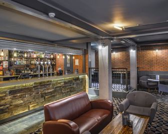 Holiday Inn Manchester - Oldham By IHG - Manchester - Bar
