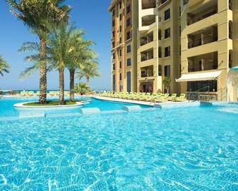 Superior King Or Twin Room At Al Marjan Island - Ras Al Khaimah - Pool