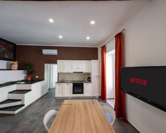 Casta Diva Luxury Apartments - Palermo - Kitchen