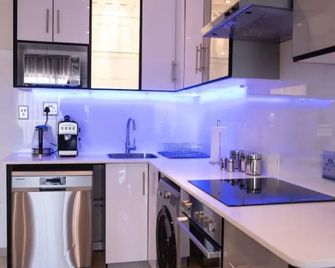 The Wilcrest Apartment - Midrand - Kitchen