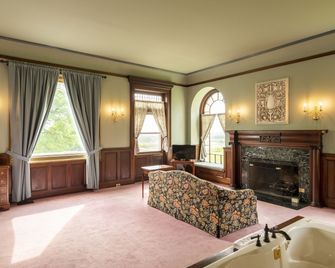 White Spring Manor - Geneva - Obývací pokoj