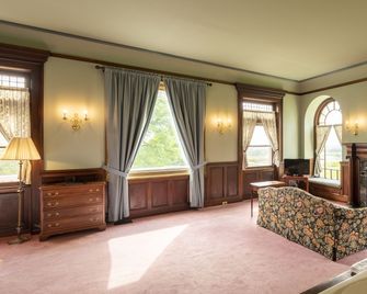 White Spring Manor - Geneva - Soggiorno
