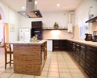 Exclusive Chalet Near Sevilla Andalusia With Pool For 14 People - Lora del Río - Cocina