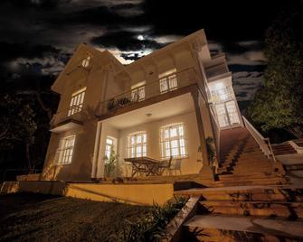 Triada Hotel Buyukada - Büyükada - Building