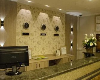 Hotel Maju - Rio Branco - Front desk