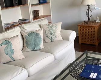 Mahone Bay Beach House - Mahone Bay - Obývací pokoj