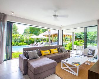 Marguery Villas by MJ Holidays - Grande Rivière Noire - Sala de estar