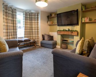 Belmont House with City View - Southampton - Wohnzimmer