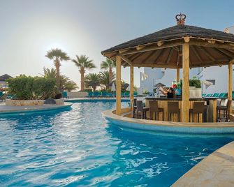 Regency Torviscas Apartments Suites - Adeje - Uima-allas