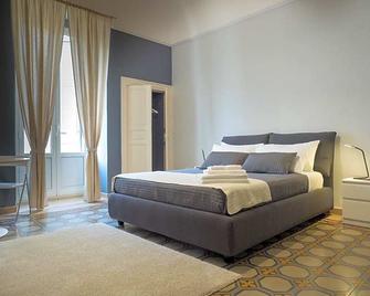 Ajde rooms & breakfast - Trani - Bedroom