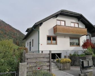 Cozy vacation apartment with balcony/terrace and separate kitchen - Gaming - Edificio