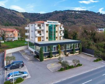 Hotel Odissey Jaz - Budva - Edificio