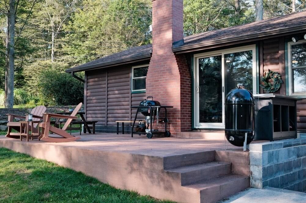 Serene 2-Bedroom Lakeview Cabin Retreat W/ Dock, Kayak & Sup With Ac