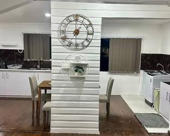 Large 3bdr Holiday Home Great Location Labasa Jumanzuls Abode - Labasa - Bucătărie