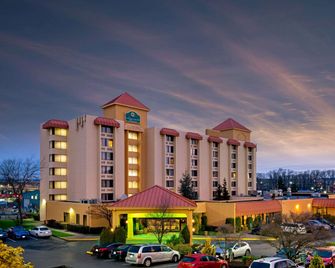 La Quinta Inn & Suites by Wyndham Tacoma - Seattle - Tacoma - Rakennus