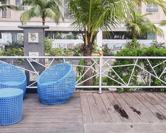Cozy and Simply Studio Titanium Square Apartment - Jakarta - Balkon