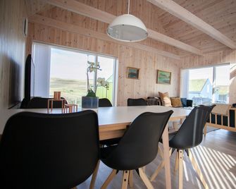 Vacation Home / Scenic Nature / Sandoy / Beach - Sandavágur - Dining room
