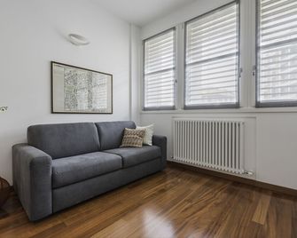 Piazza de Angeli - RentClass Betly - Milano - Soggiorno