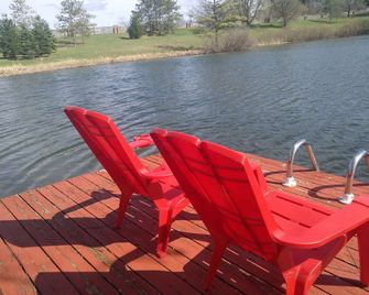 Lakeside Private suite-Queen bed room - Tottenham - Patio