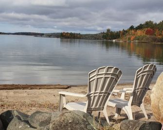 Carolyn Beach Inn - Thessalon