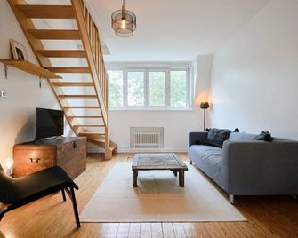 Superbe appartement art deco tout équipé pour 2 ! - Marcq-en-Barœul - Living room