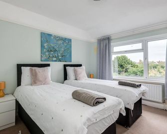 Cheerfull 3-Bedroom Home with parking & garden - Oxford - Bedroom