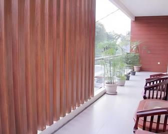 Hotel Wisata Baru - Serang - Balkon