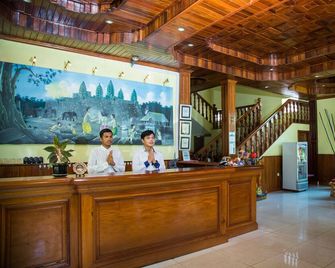 Side Walk Hotel - Siem Reap - Front desk