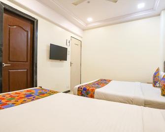 Fabexpress Aksa Inn - Nr. Kokilaben Hospital - Bombay - Habitación