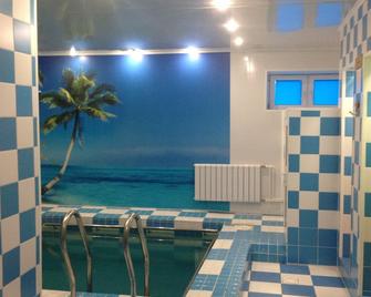 Otel Gostinyy Dvor - Megion - Piscina