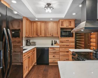 The Fernwood - Brightwood - Cocina