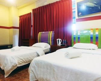 Warisan Family inn @ Seafront - Semporna - Bedroom