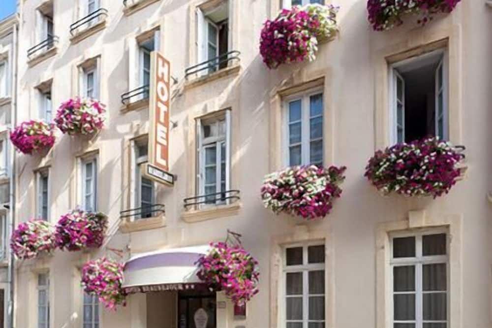 Cit'Hotel Hôtel Beauséjour - שרבור-אוקטביל - בניין