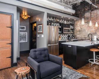 80 Lex 204 Industrial Chic Free Parking - Asheville - Bar