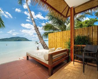 Friendship Beach Resort & Atmanjai Wellness Centre - Rawai - Patio