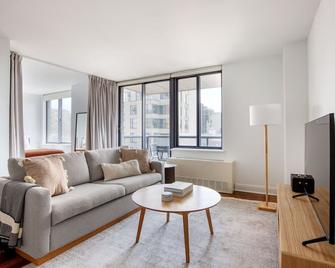 Hip Gramercy Jr 1BR w/ Gym & Roofdeck, nr Madison Park, by Blueground - Nueva York - Sala de estar