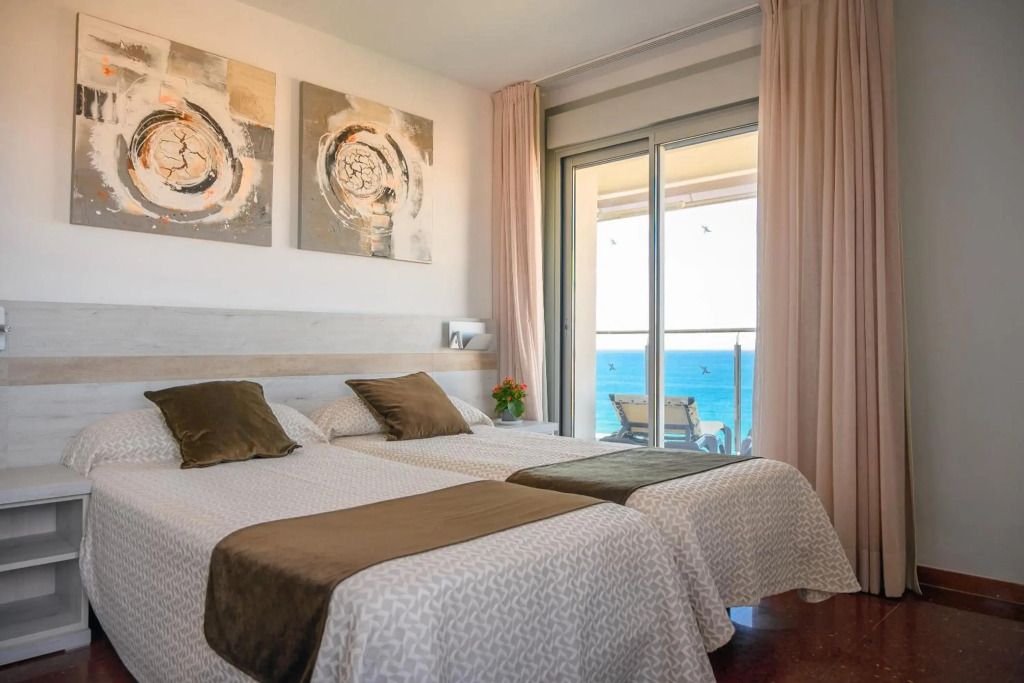 ميدبلايا ألباتروس فاميلي