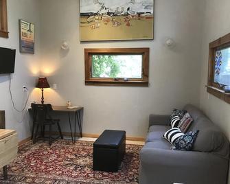 Oceanside Tiny House in Beautiful Frisco - Frisco - Wohnzimmer