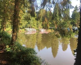 Inviting 2-Bed Cabin In Domfront En Poiraie - Domfront-en-Poiraie