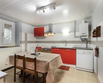 Gîte Arthemise Is Located In A Charming Village In The Valley Of The Saone - Vaite - Cocina
