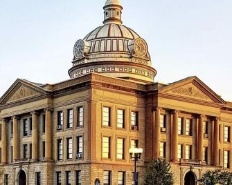 Lincolns Loft Speakeasy Suite - Lincoln - Edificio