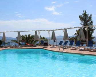 Paradise Hotel - Patitiri - Zwembad