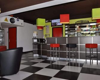 Kyriad Montlucon - Saint Victor - Saint-Victor - Bar