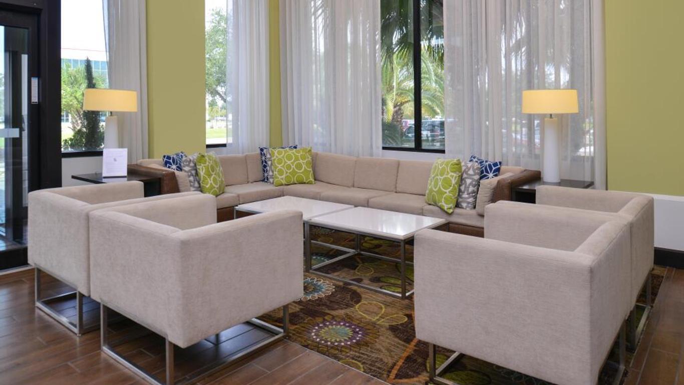 Holiday Inn Express & Suites New Orleans Airport South
