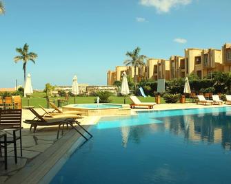 Panacea Suites Hotel - Borg El Arab - Piscina