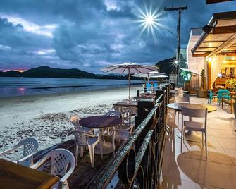 Hotel Village Enseada - אובטובה - מרפסת