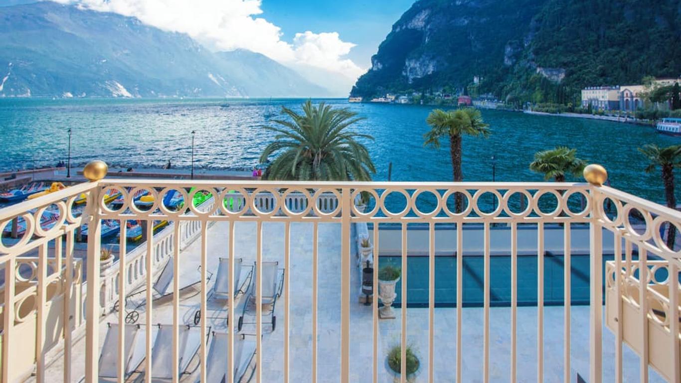 بيلافيستا ليك فرونت