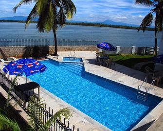 Blue Waters Resort - Udupi - Pool